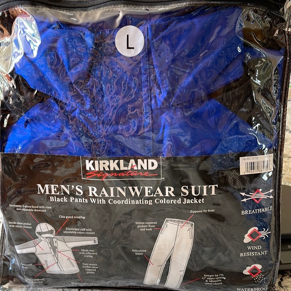 🆕 Kirkland Men’s Rainwear Suit